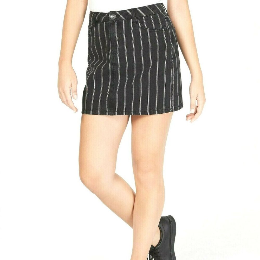Vanilla Star Juniors' Cotton Striped Mini Skirt